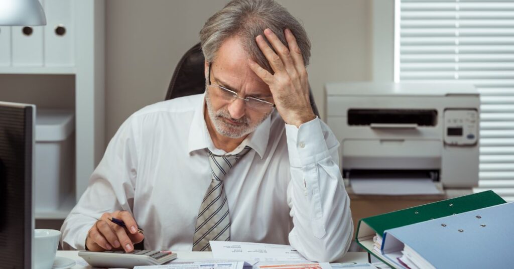 Gestiona adecuadamente las obligaciones ante Hacienda en casos de concurso de acreedores y asegura una correcta comunicación de créditos y procedimientos legales.