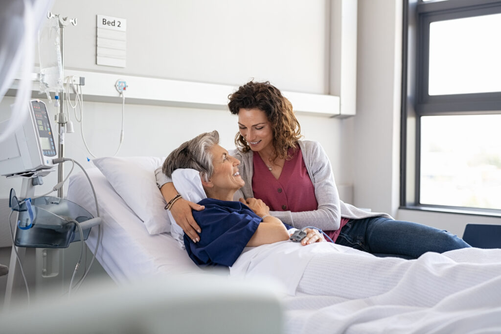 Conoce si el permiso por hospitalización de un familiar se extingue con el alta hospitalaria o continúa durante el reposo domiciliario del familiar.